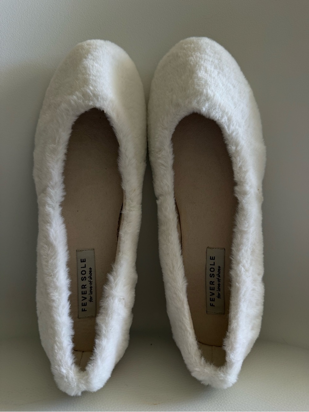 ☀️🌊 Fever Sole Women's Cream Fuzzy Ballet Flats NWT